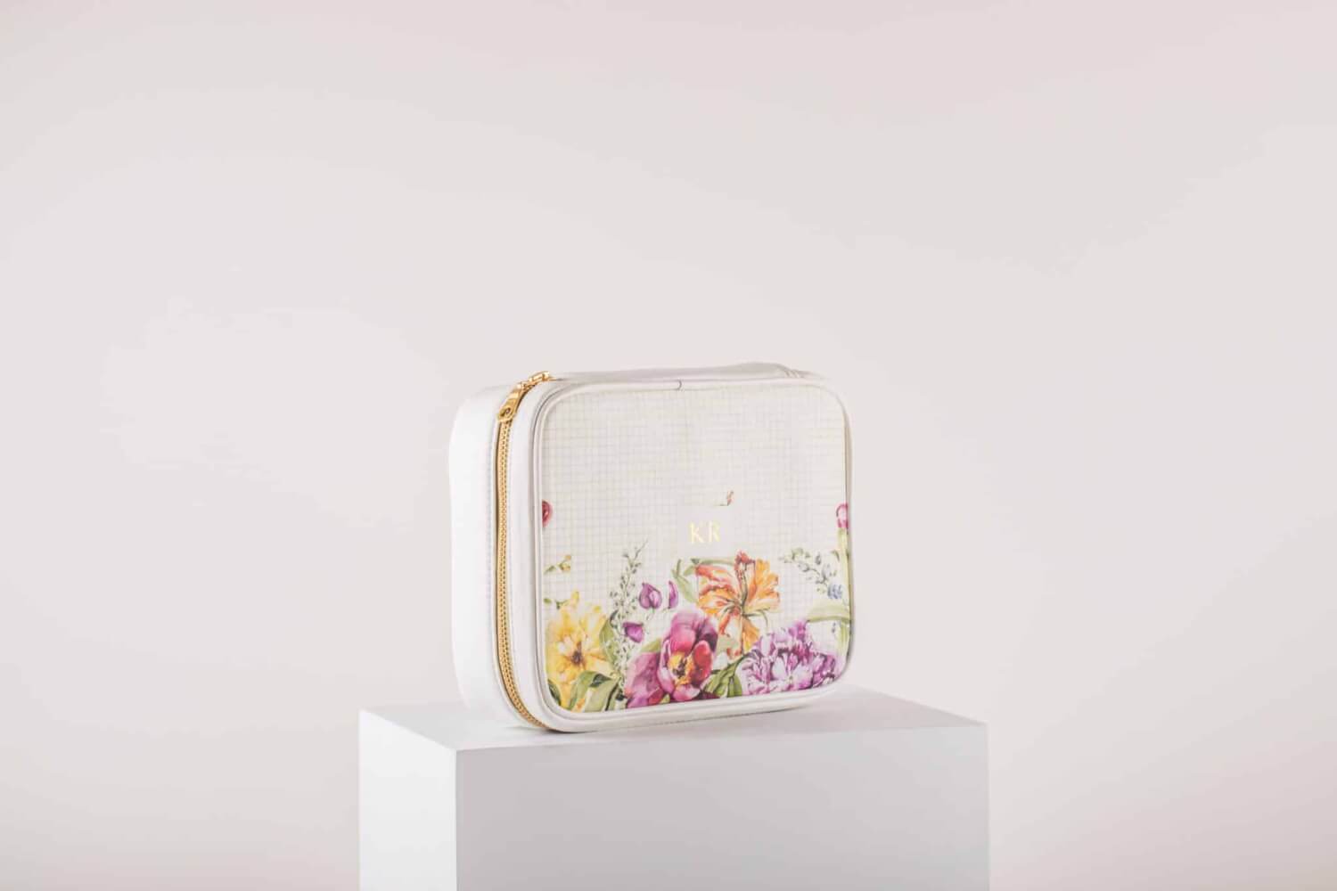 Sangria Signature Set Of 4 7 Pouch Set