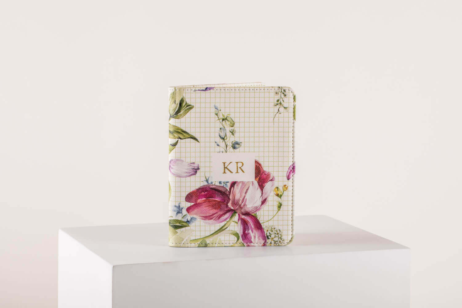 Sangria Passport Sleeve 3 Pouches For Women