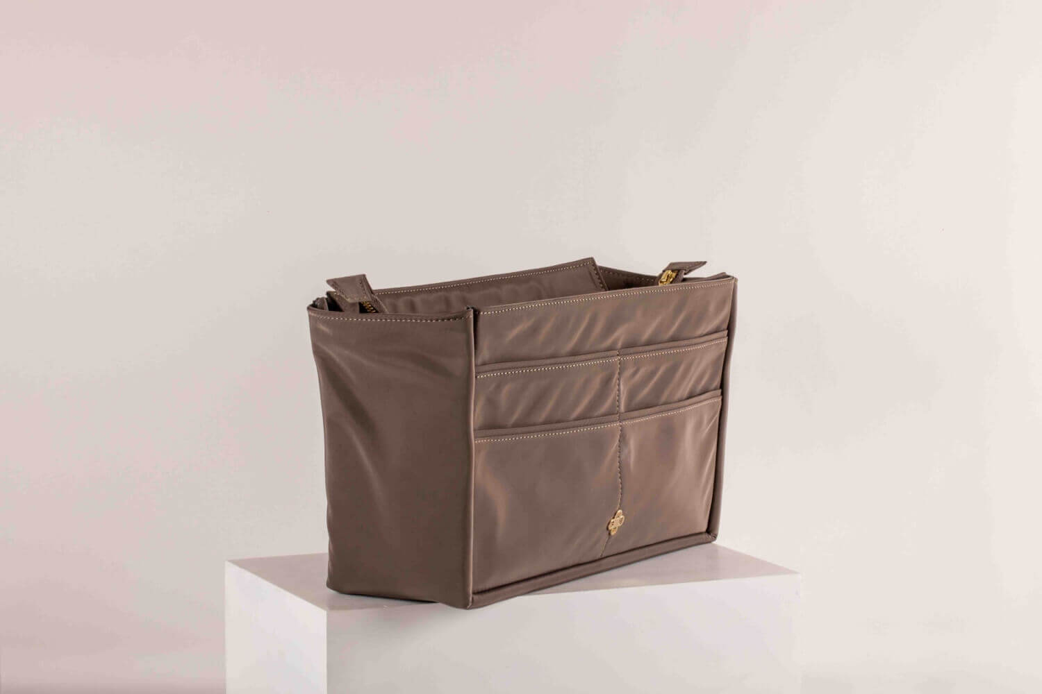 Ash Medium Tote Organizer